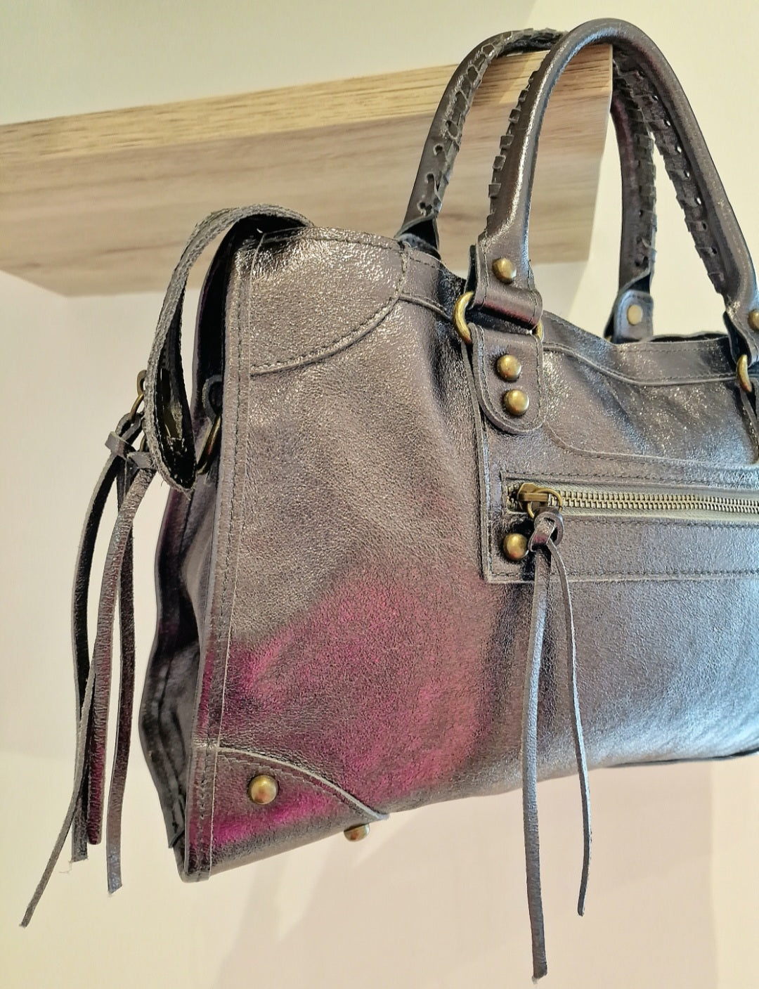 Sac Saga en cuir métallisé Gris